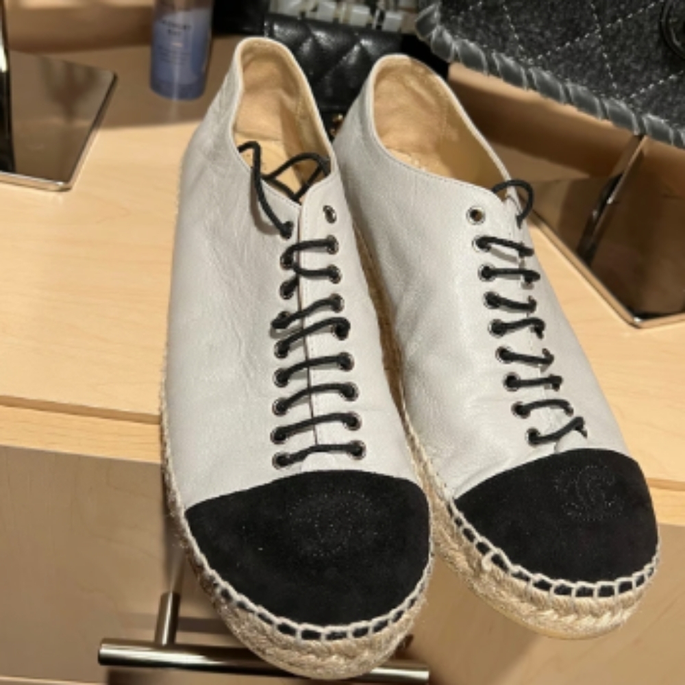 Chanel platform sneakers - Picture 2 of 3